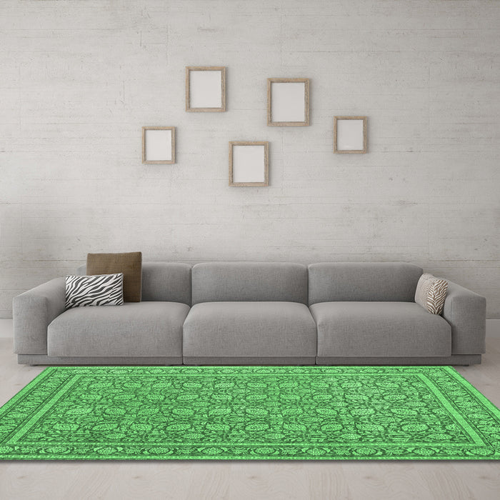 Machine Washable Persian Emerald Green Traditional Area Rugs in a Living Room,, wshtr212emgrn