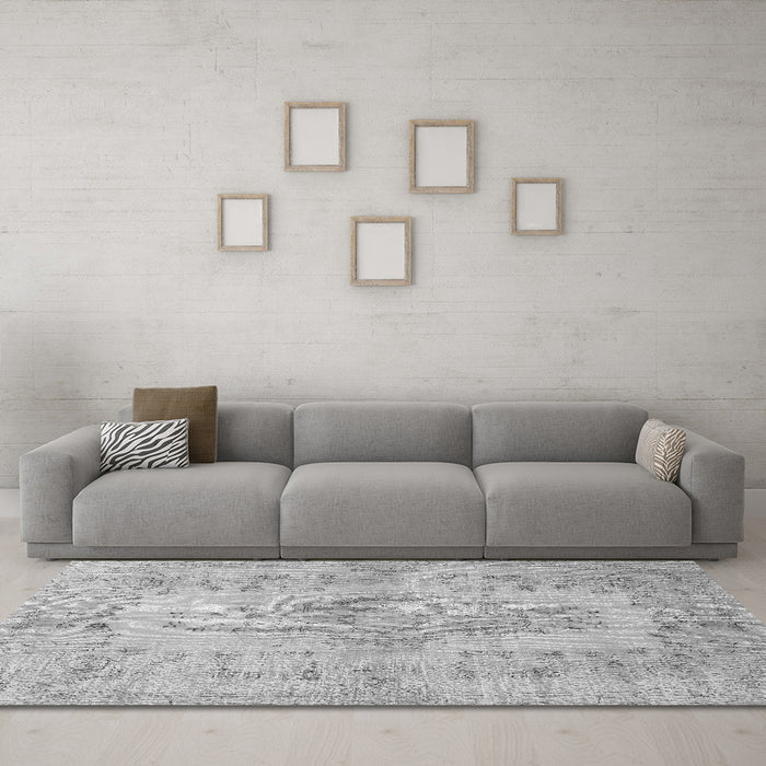 Machine Washable Persian Gray Traditional Rug in a Living Room,, wshtr2130gry