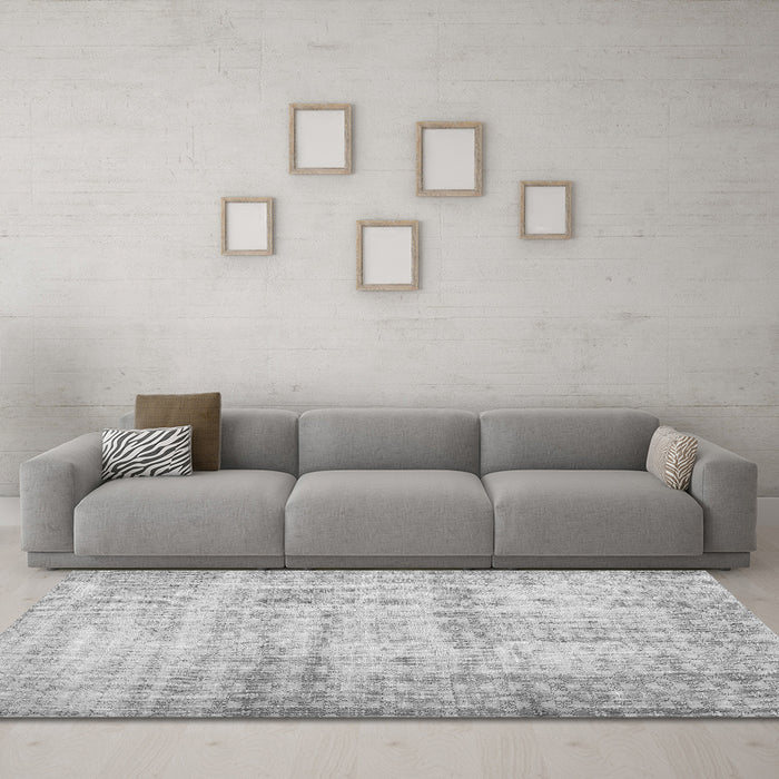 Machine Washable Persian Gray Traditional Rug in a Living Room,, wshtr2132gry