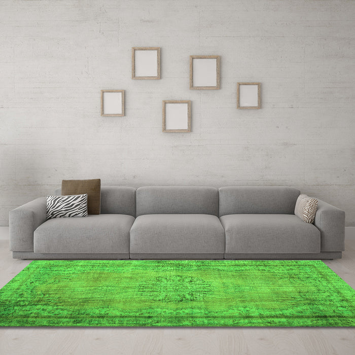 Machine Washable Persian Green Traditional Area Rugs in a Living Room,, wshtr2133grn