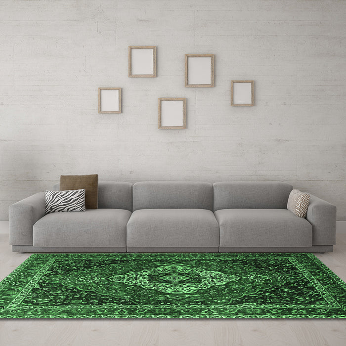 Machine Washable Medallion Emerald Green Traditional Area Rugs in a Living Room,, wshtr2135emgrn