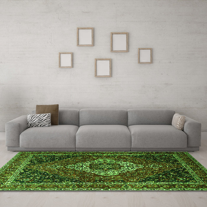 Machine Washable Medallion Green Traditional Area Rugs in a Living Room,, wshtr2135grn