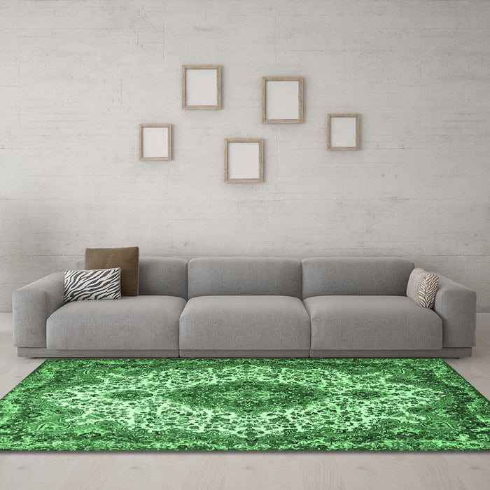 Machine Washable Medallion Emerald Green Traditional Area Rugs in a Living Room,, wshtr2136emgrn