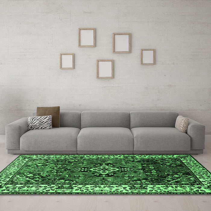 Machine Washable Persian Emerald Green Traditional Area Rugs in a Living Room,, wshtr2138emgrn