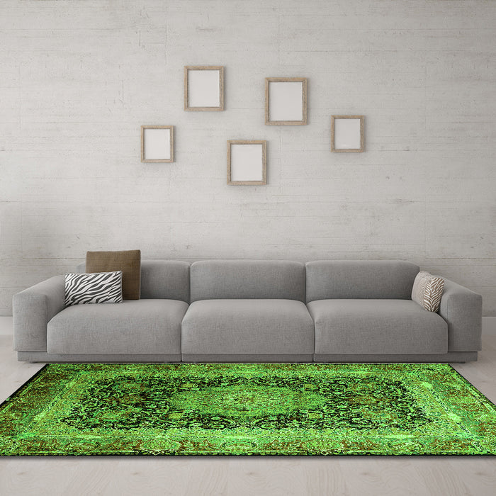 Machine Washable Persian Green Traditional Area Rugs in a Living Room,, wshtr213grn
