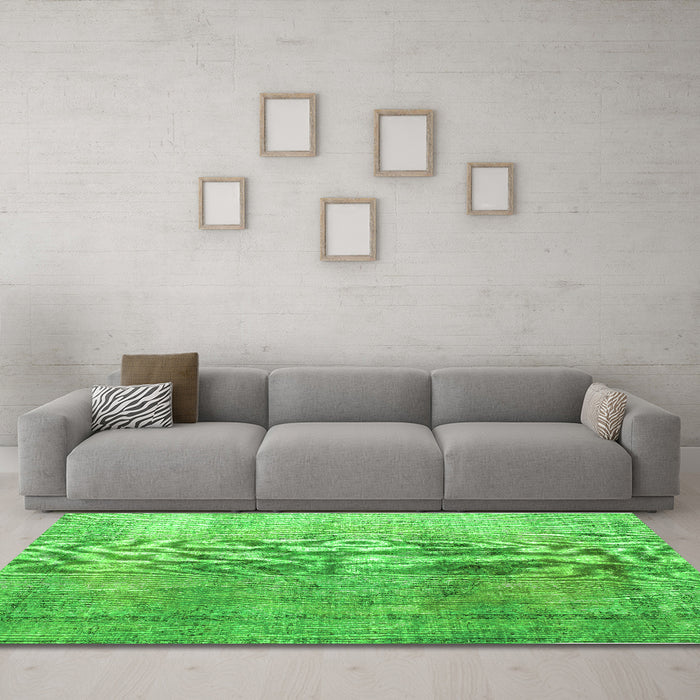 Machine Washable Persian Green Traditional Area Rugs in a Living Room,, wshtr2141grn