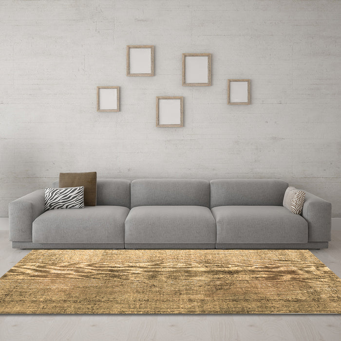 Machine Washable Persian Brown Traditional Rug in a Living Room,, wshtr2141brn