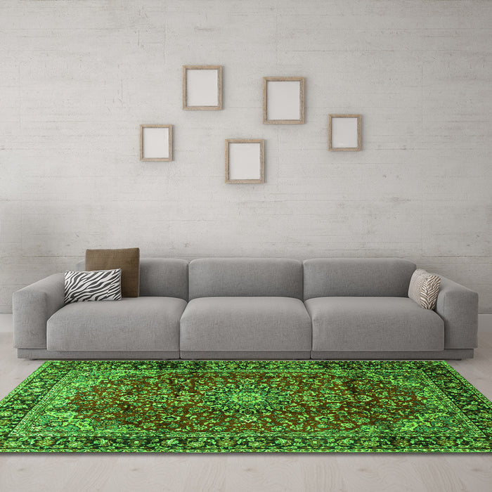 Machine Washable Medallion Green Traditional Area Rugs in a Living Room,, wshtr2143grn