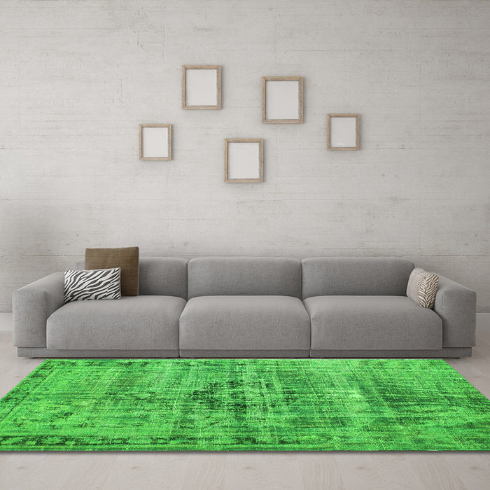 Machine Washable Persian Green Traditional Area Rugs in a Living Room,, wshtr2145grn