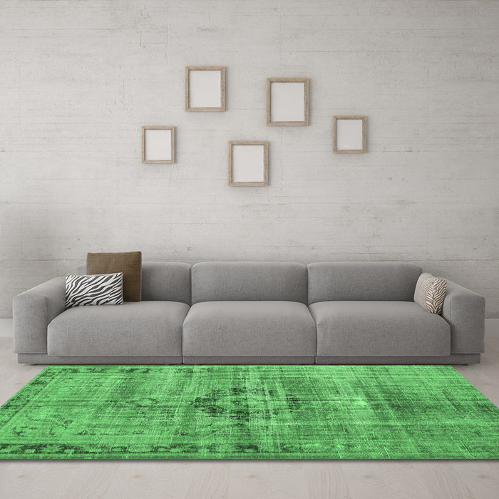 Machine Washable Persian Emerald Green Traditional Area Rugs in a Living Room,, wshtr2145emgrn