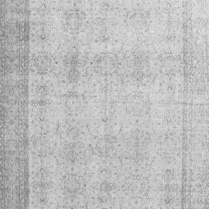 Serging Thickness of Machine Washable Persian Gray Traditional Rug, wshtr2148gry