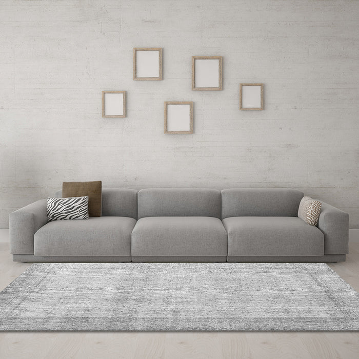 Machine Washable Persian Gray Traditional Rug in a Living Room,, wshtr2148gry