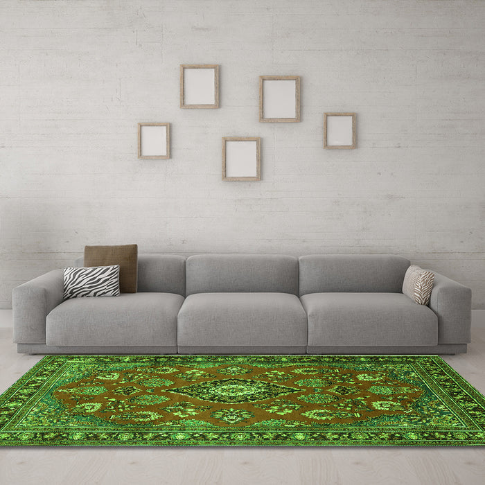 Machine Washable Persian Green Traditional Area Rugs in a Living Room,, wshtr2150grn