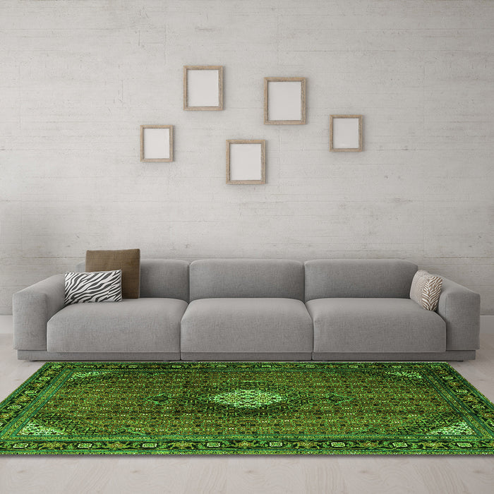 Machine Washable Persian Green Traditional Area Rugs in a Living Room,, wshtr2151grn