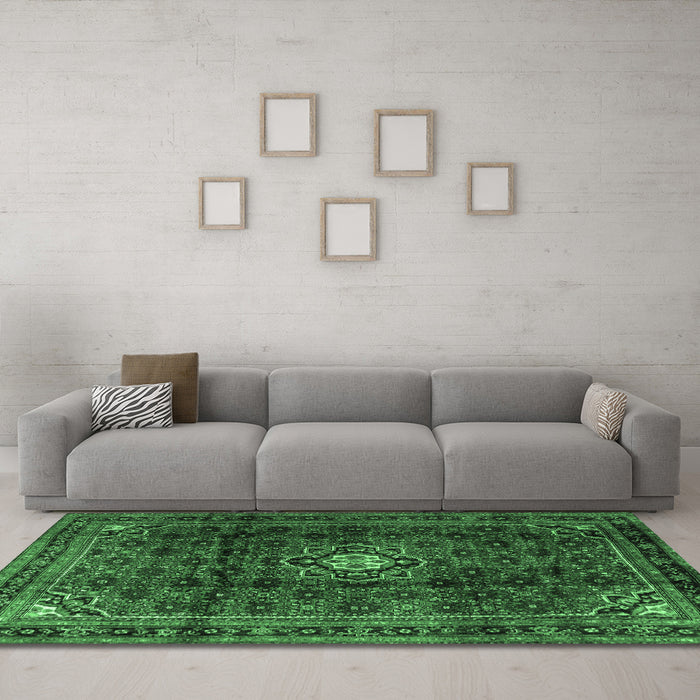 Machine Washable Persian Emerald Green Traditional Area Rugs in a Living Room,, wshtr2158emgrn
