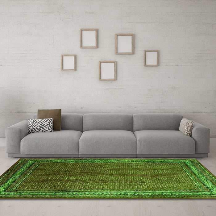Machine Washable Persian Green Traditional Area Rugs in a Living Room,, wshtr215grn