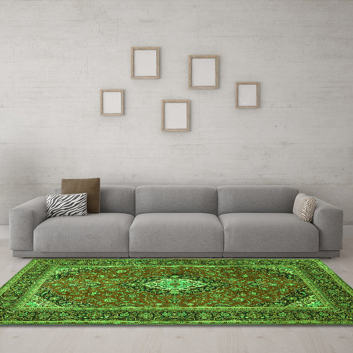 Machine Washable Medallion Green Traditional Area Rugs in a Living Room,, wshtr2162grn