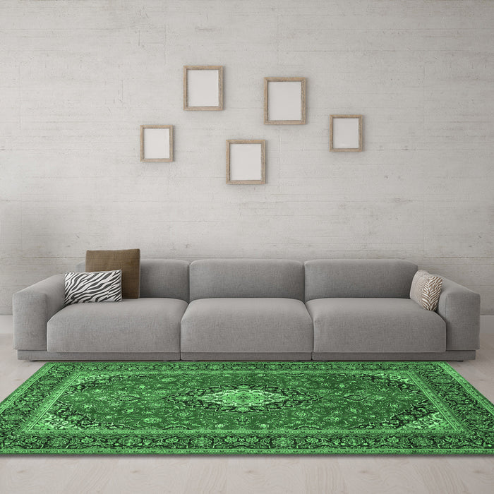 Machine Washable Medallion Emerald Green Traditional Area Rugs in a Living Room,, wshtr2162emgrn