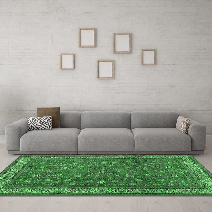 Machine Washable Persian Emerald Green Traditional Area Rugs in a Living Room,, wshtr2164emgrn