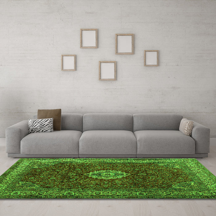 Machine Washable Persian Green Traditional Area Rugs in a Living Room,, wshtr2165grn