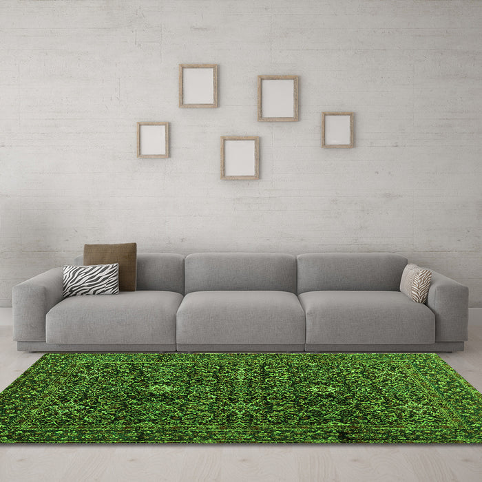 Machine Washable Persian Green Traditional Area Rugs in a Living Room,, wshtr2166grn