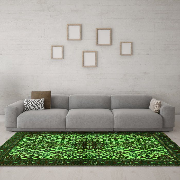 Machine Washable Persian Green Traditional Area Rugs in a Living Room,, wshtr2168grn
