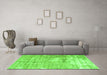 Machine Washable Persian Green Traditional Area Rugs in a Living Room,, wshtr216grn