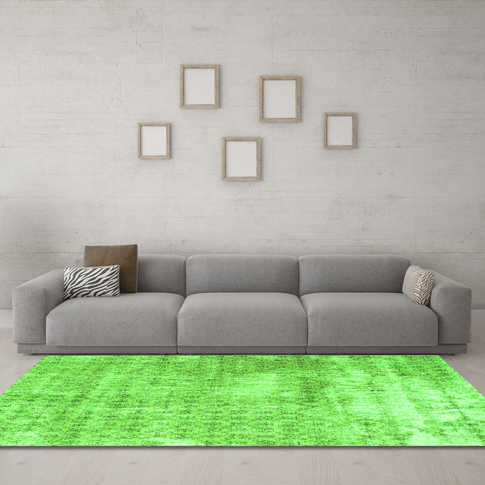 Machine Washable Persian Green Traditional Area Rugs in a Living Room,, wshtr216grn