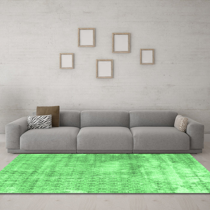 Machine Washable Persian Emerald Green Traditional Area Rugs in a Living Room,, wshtr216emgrn