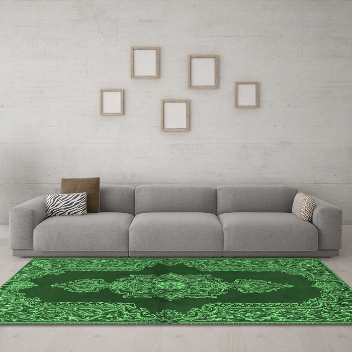 Machine Washable Medallion Emerald Green Traditional Area Rugs in a Living Room,, wshtr2170emgrn