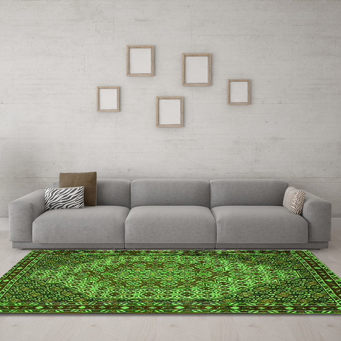 Machine Washable Persian Green Traditional Area Rugs in a Living Room,, wshtr2171grn