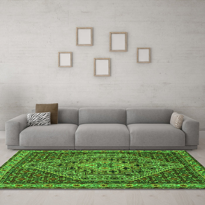 Machine Washable Persian Green Traditional Area Rugs in a Living Room,, wshtr2172grn