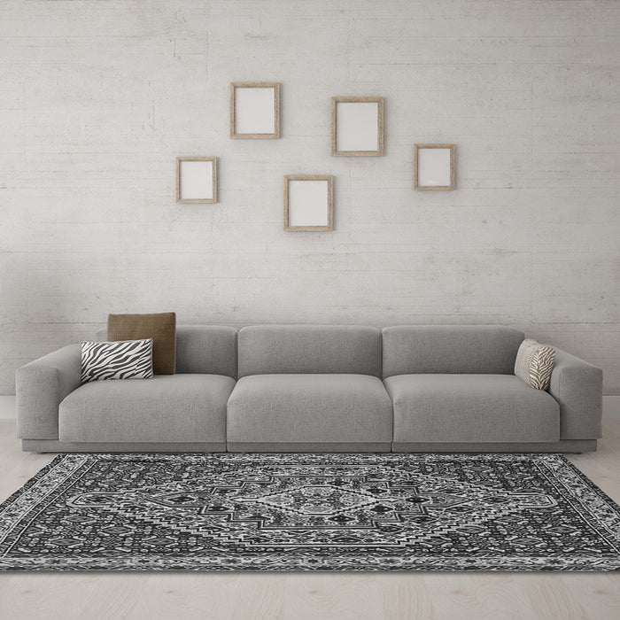 Machine Washable Persian Gray Traditional Rug in a Living Room,, wshtr2172gry