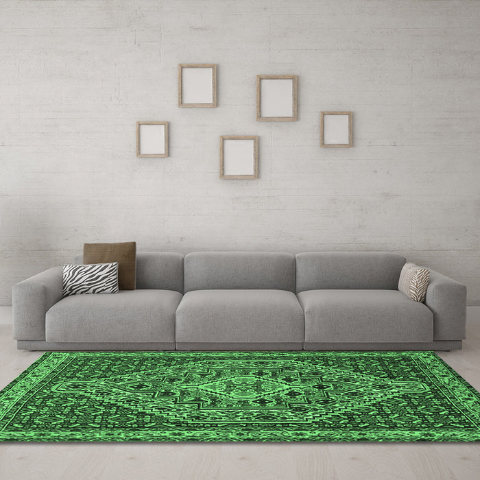 Machine Washable Persian Emerald Green Traditional Area Rugs in a Living Room,, wshtr2172emgrn