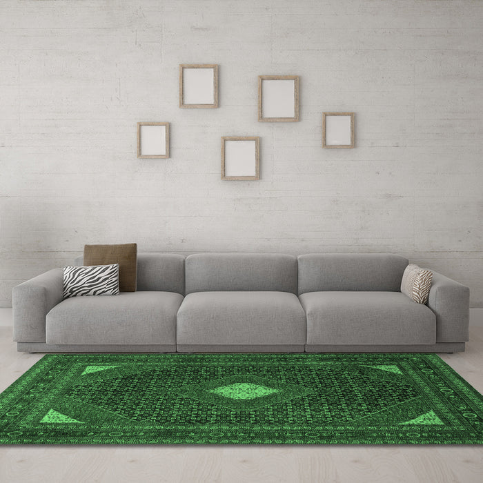 Machine Washable Persian Emerald Green Traditional Area Rugs in a Living Room,, wshtr2173emgrn