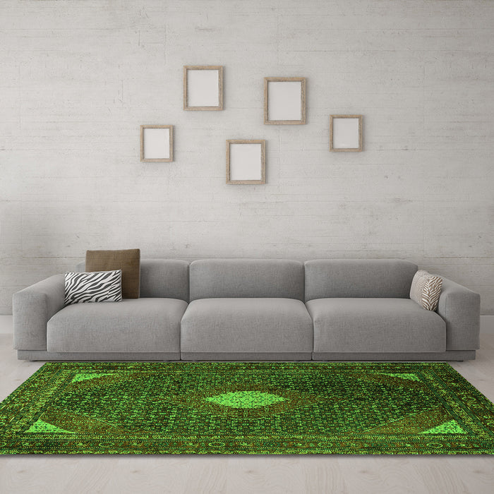 Machine Washable Persian Green Traditional Area Rugs in a Living Room,, wshtr2174grn