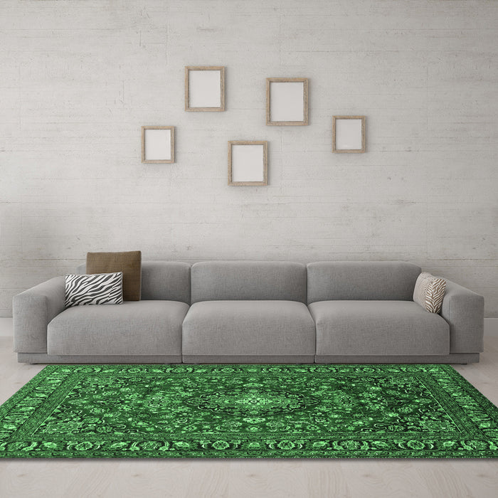 Machine Washable Persian Emerald Green Traditional Area Rugs in a Living Room,, wshtr2175emgrn