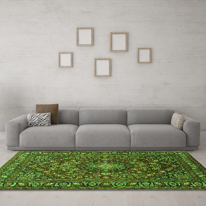 Machine Washable Persian Green Traditional Area Rugs in a Living Room,, wshtr2175grn