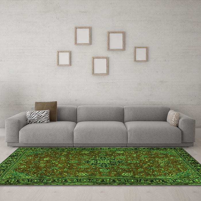 Machine Washable Persian Green Traditional Area Rugs in a Living Room,, wshtr2178grn