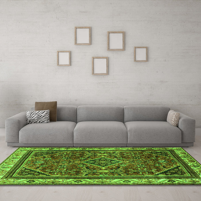 Machine Washable Persian Green Traditional Area Rugs in a Living Room,, wshtr2180grn