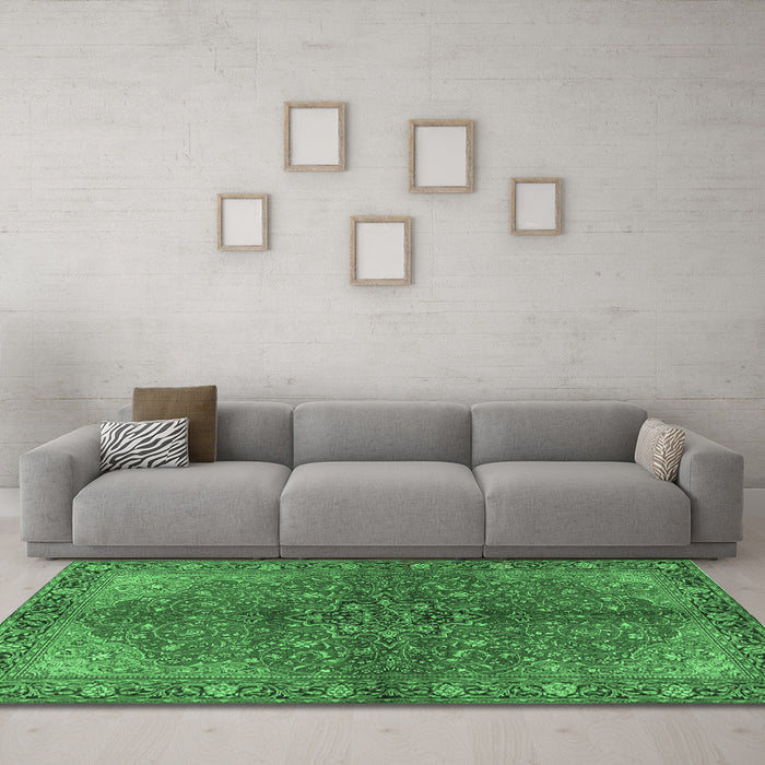 Machine Washable Persian Emerald Green Traditional Area Rugs in a Living Room,, wshtr2182emgrn