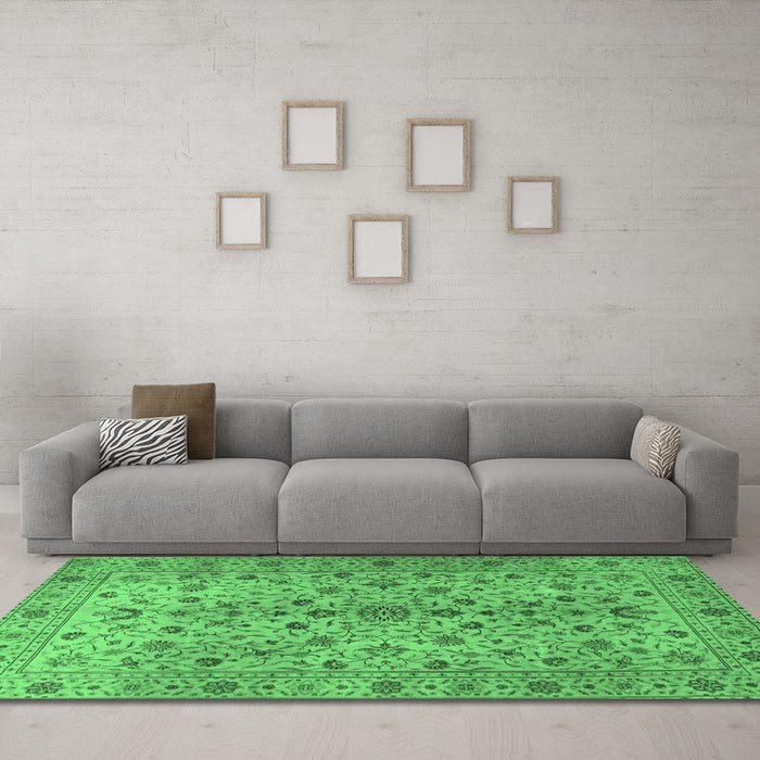 Machine Washable Persian Emerald Green Traditional Area Rugs in a Living Room,, wshtr2184emgrn