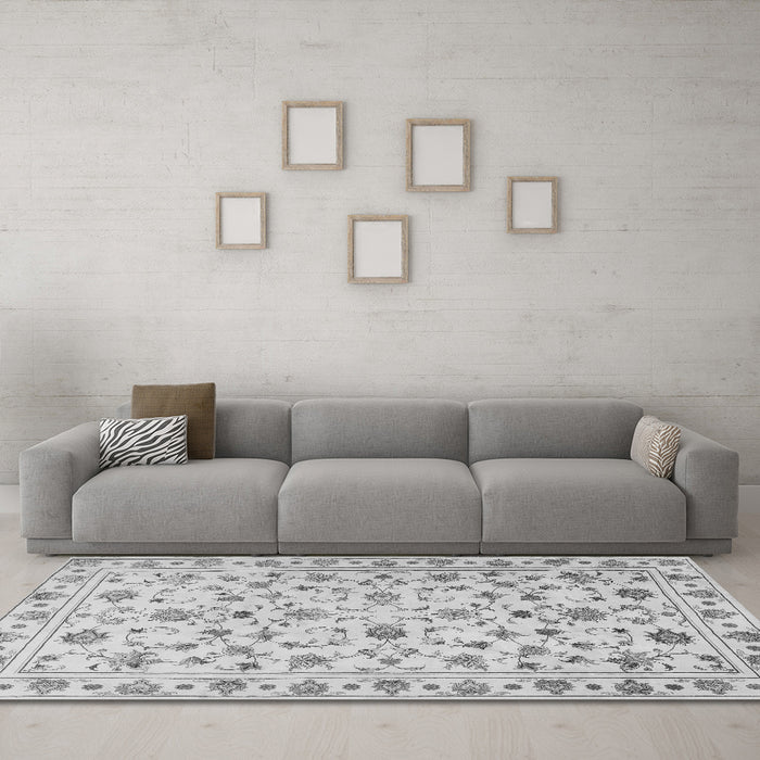 Machine Washable Persian Gray Traditional Rug in a Living Room,, wshtr2185gry