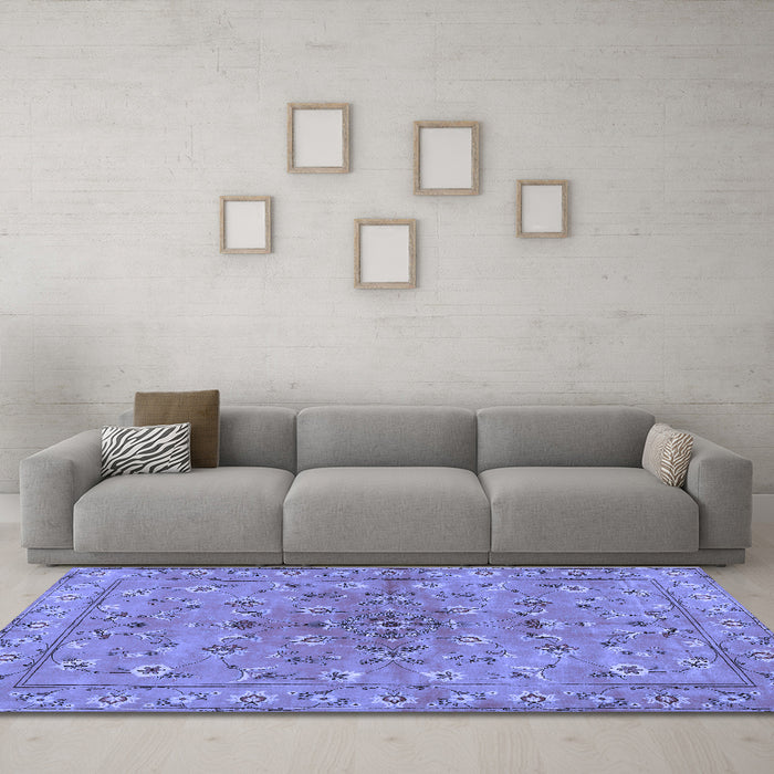 Machine Washable Persian Blue Traditional Rug in a Living Room, wshtr2188blu