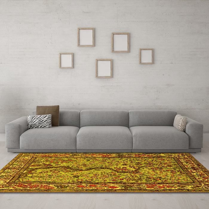 Machine Washable Animal Yellow Traditional Rug in a Living Room, wshtr2194yw