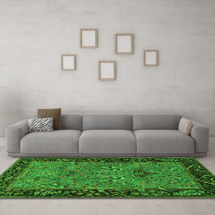 Machine Washable Animal Green Traditional Area Rugs in a Living Room,, wshtr2195grn