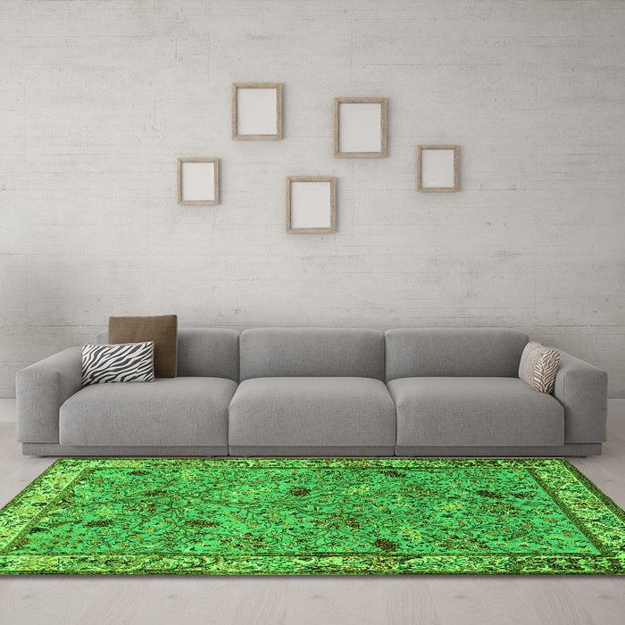 Machine Washable Animal Green Traditional Area Rugs in a Living Room,, wshtr2196grn