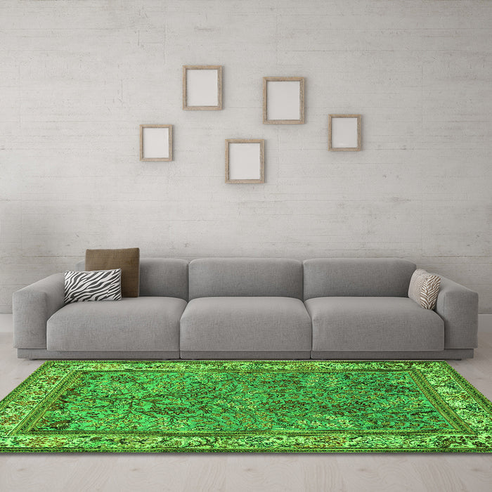 Machine Washable Animal Green Traditional Area Rugs in a Living Room,, wshtr2198grn