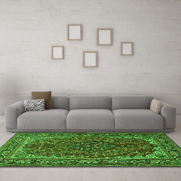 Machine Washable Medallion Green Traditional Area Rugs in a Living Room,, wshtr2199grn