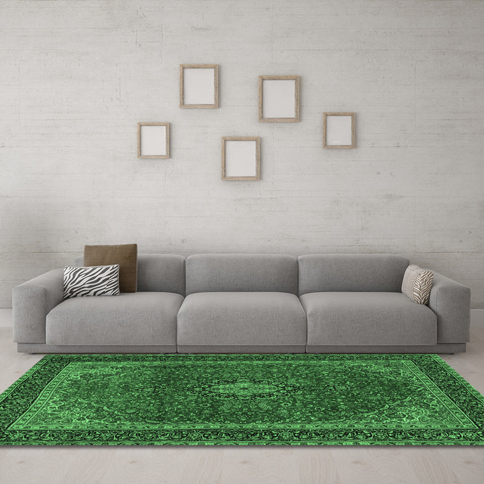 Machine Washable Medallion Emerald Green Traditional Area Rugs in a Living Room,, wshtr2202emgrn